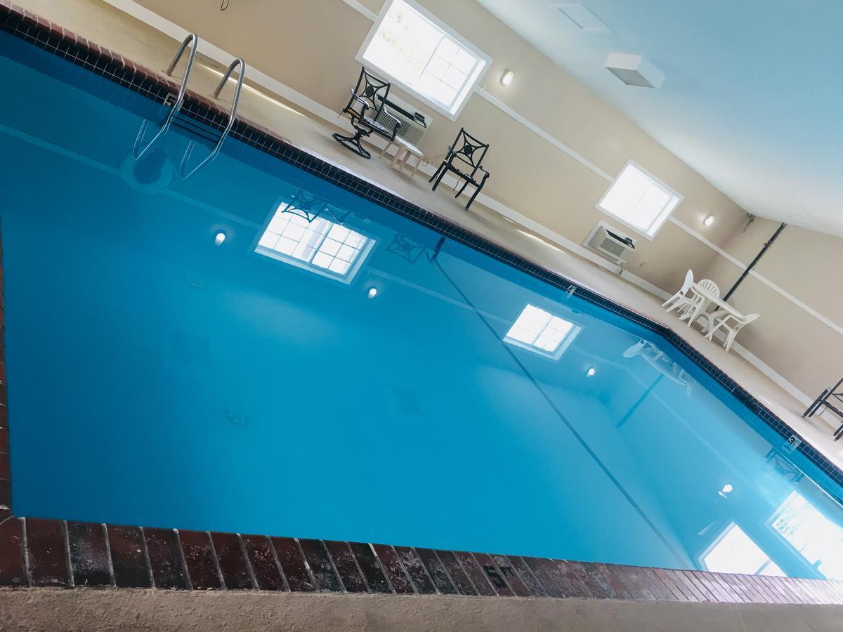 Baymont By Wyndham Lawton Hotel Bagian luar foto