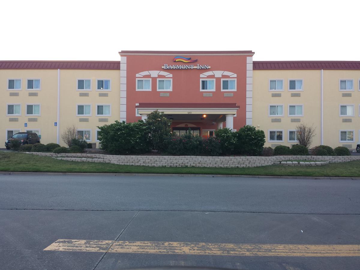 Baymont By Wyndham Lawton Hotel Bagian luar foto